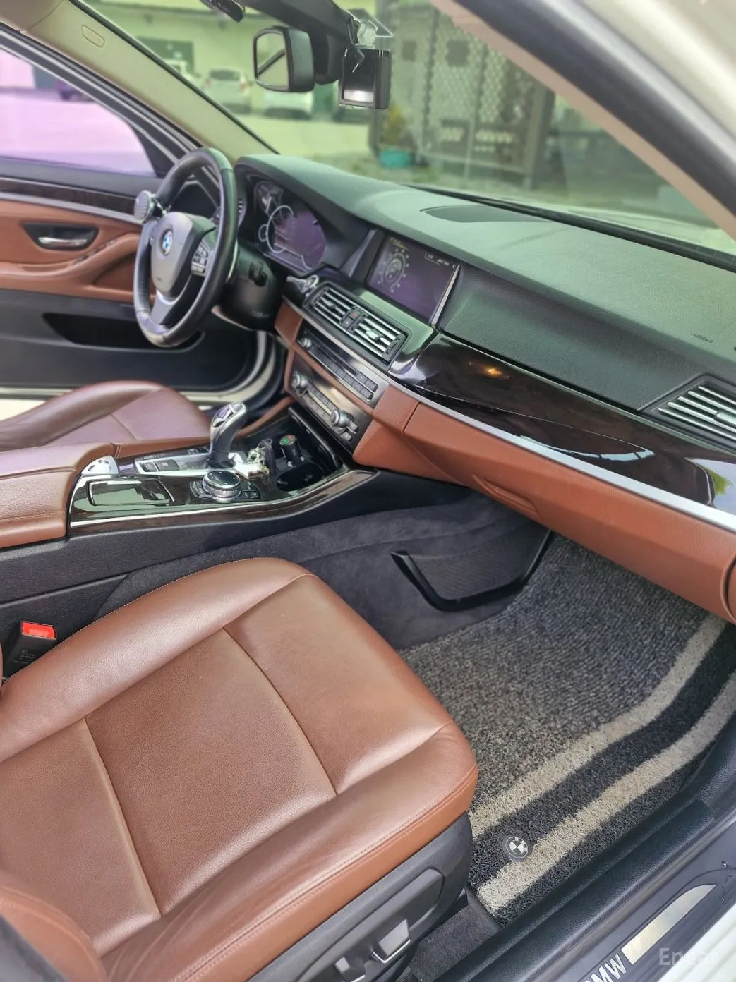 BMW 5 Series (F10) превью 6