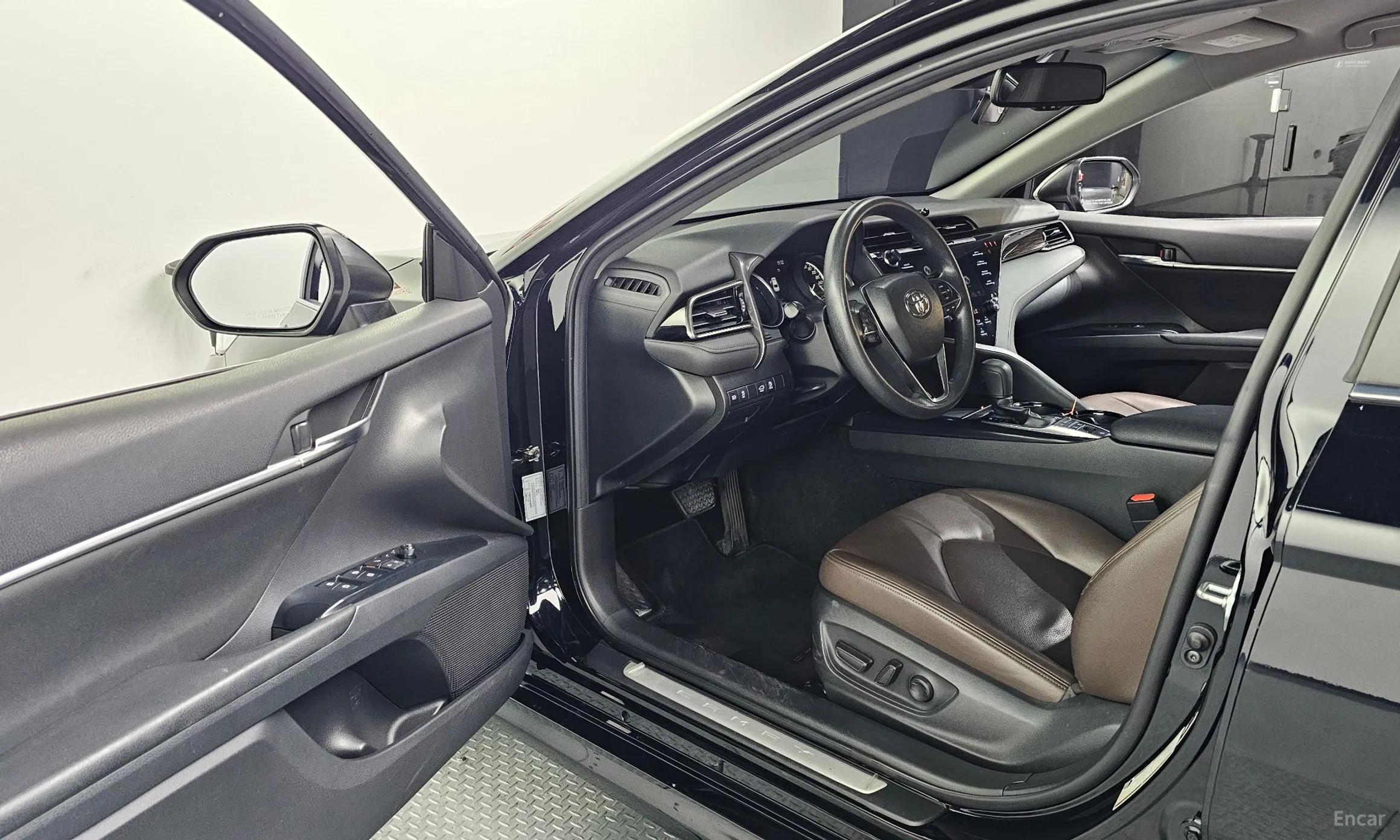 Toyota Camry (XV70) превью 10