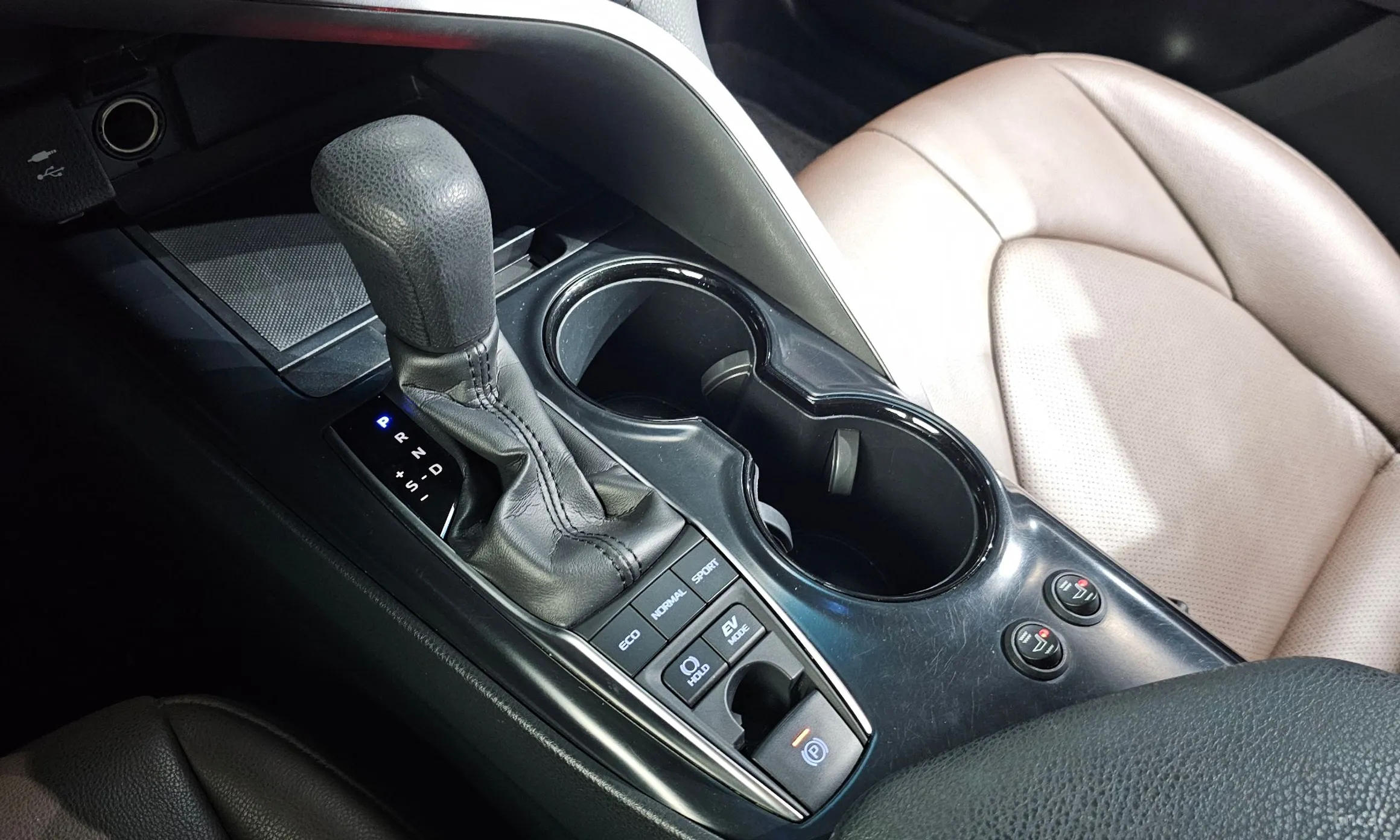 Toyota Camry (XV70) превью 9