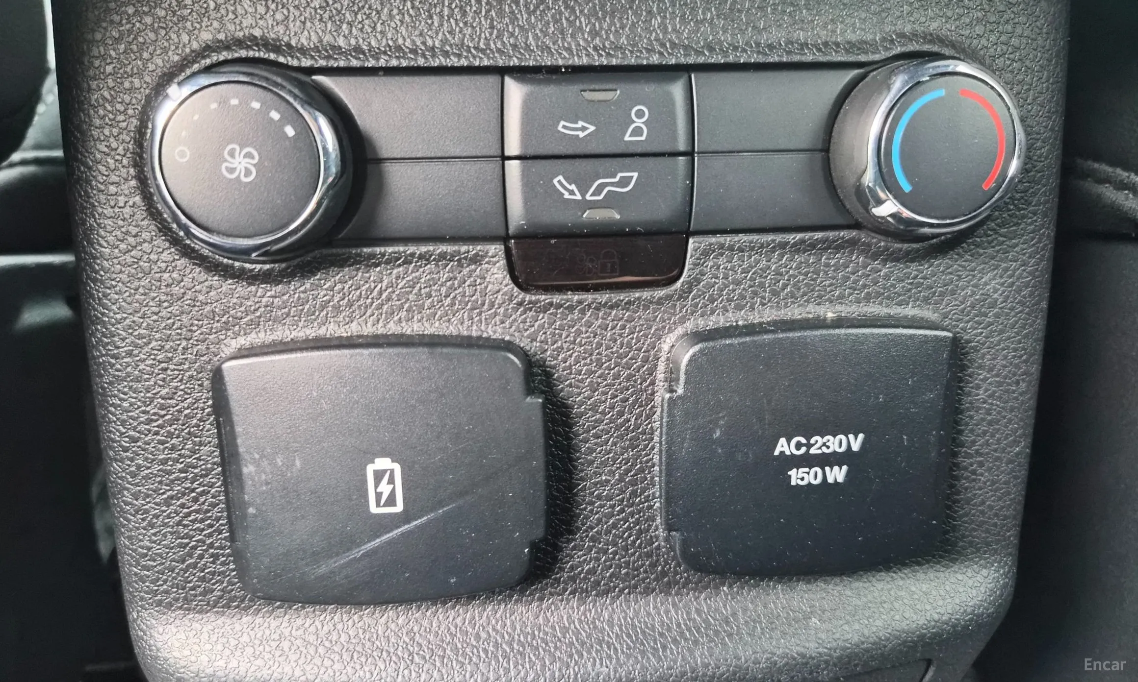 Ford Explorer превью 17