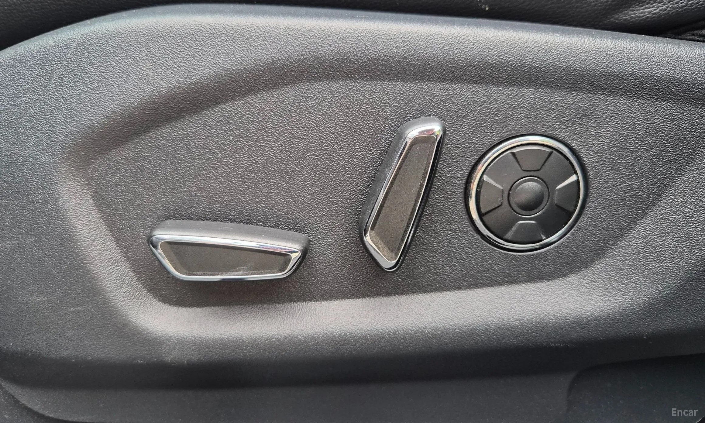 Ford Explorer превью 20