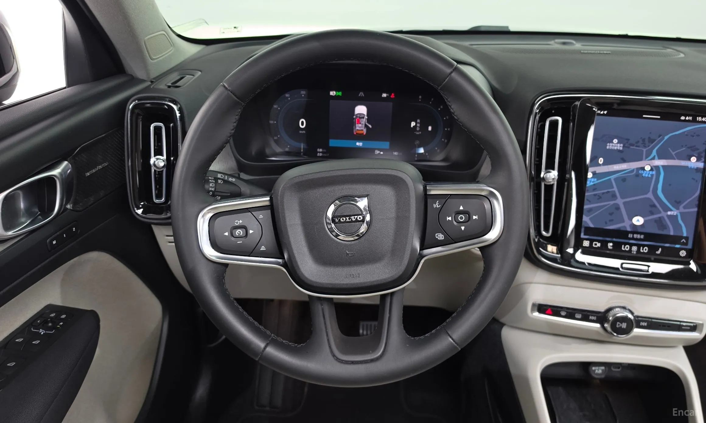 Volvo XC40 превью 12
