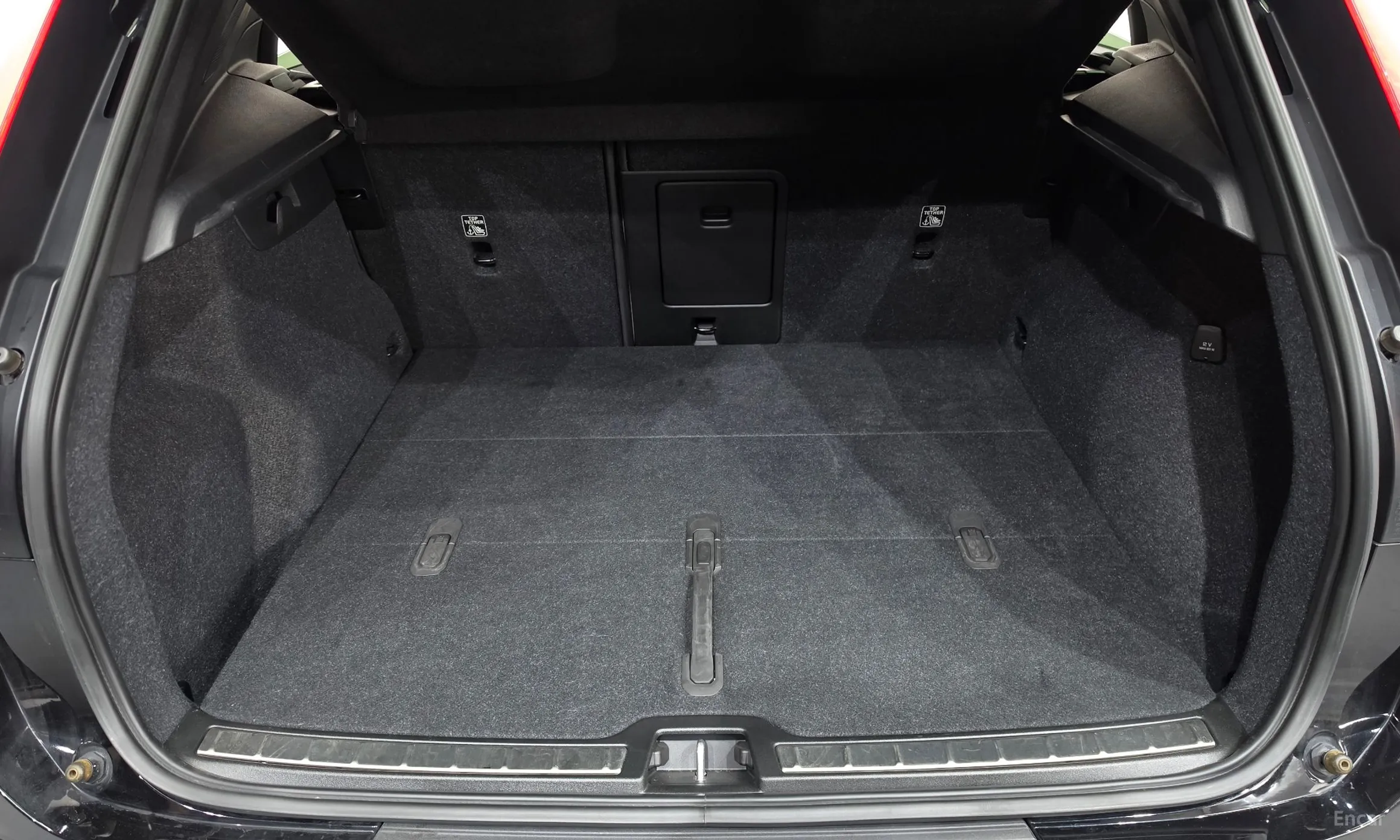 Volvo XC40 превью 20
