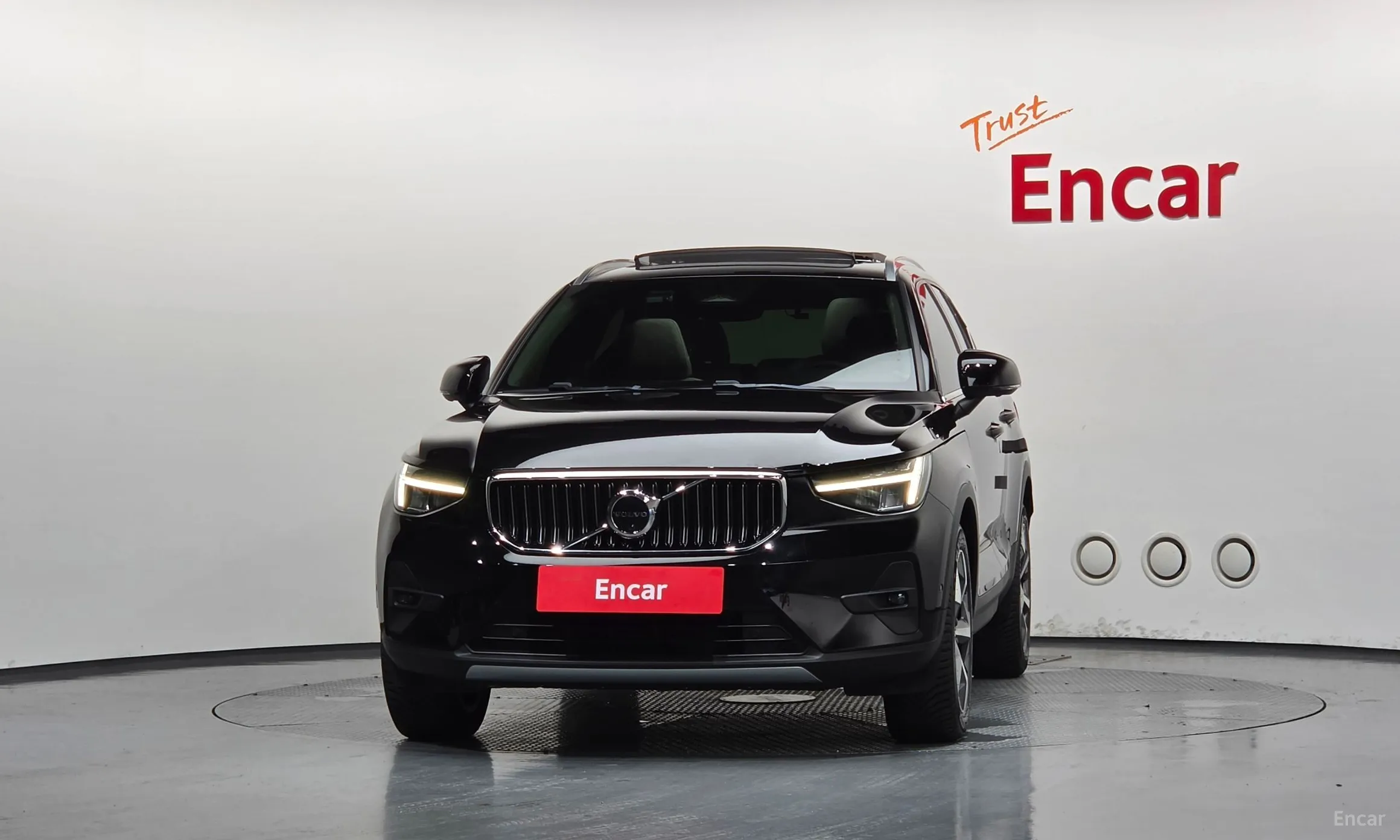 Volvo XC40 превью 3