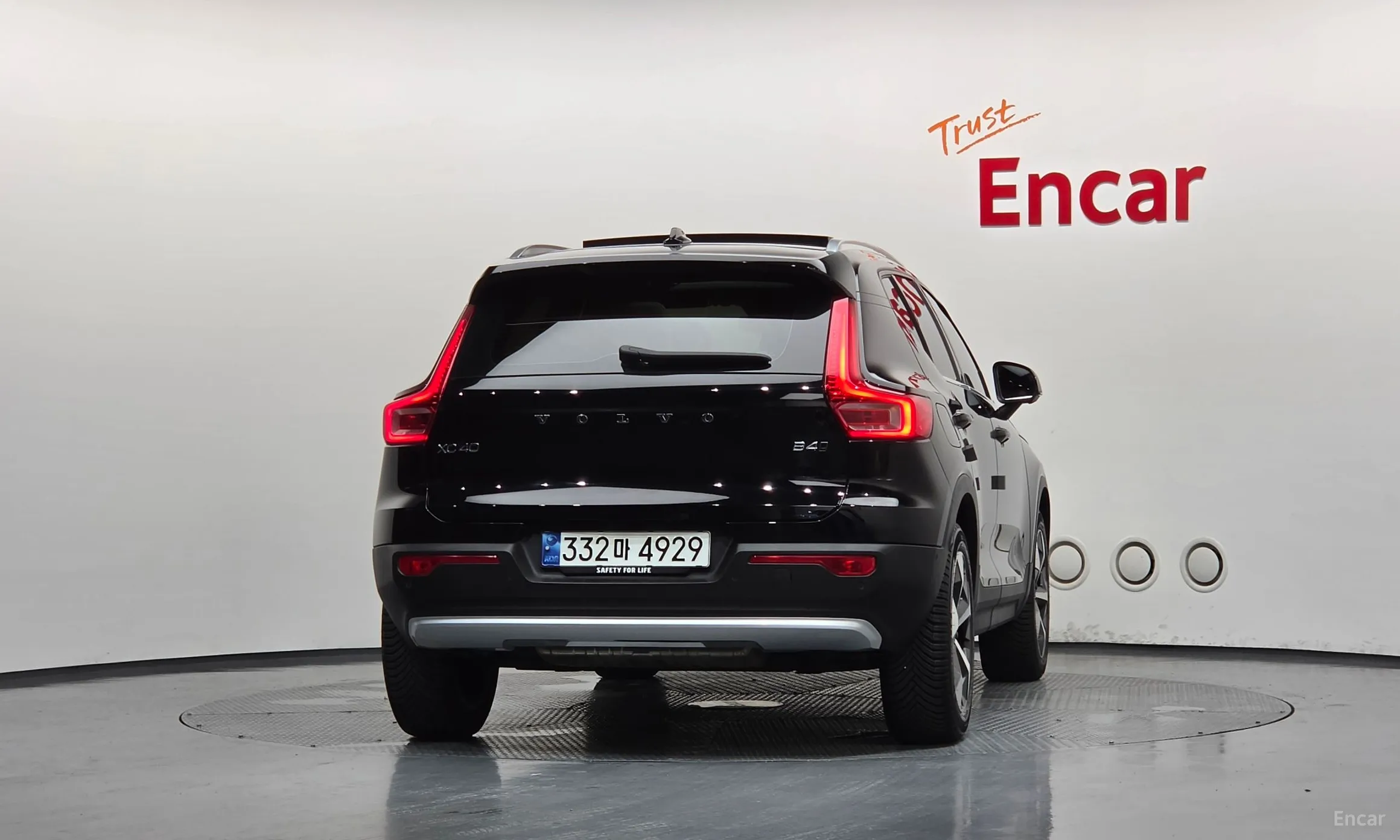 Volvo XC40 превью 4
