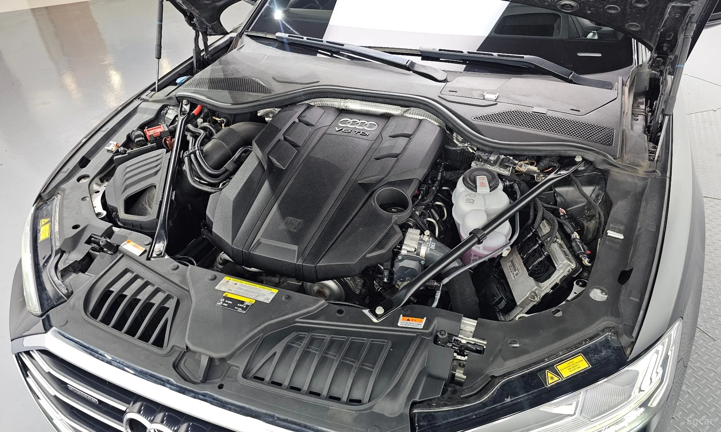 Audi A8 (D5) превью 6