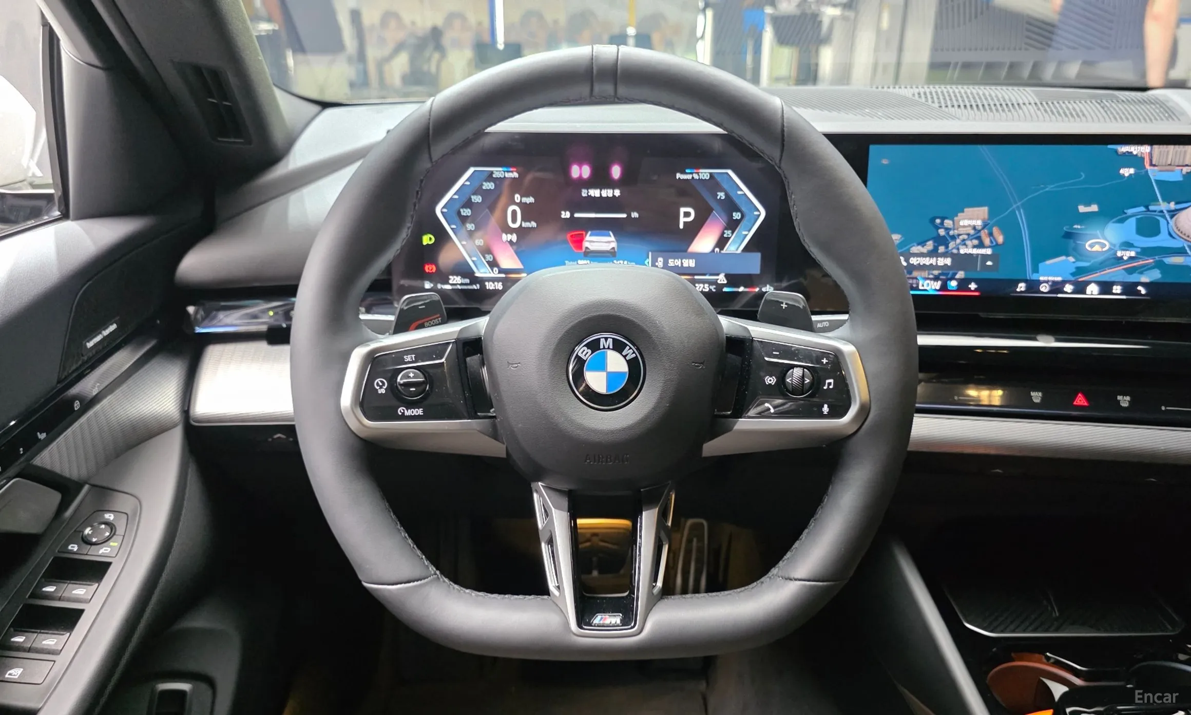 BMW 5 Series (G60) превью 13