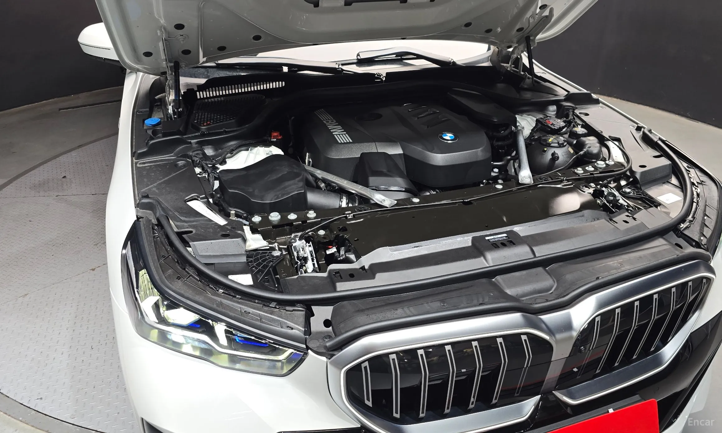 BMW 5 Series (G60) превью 6