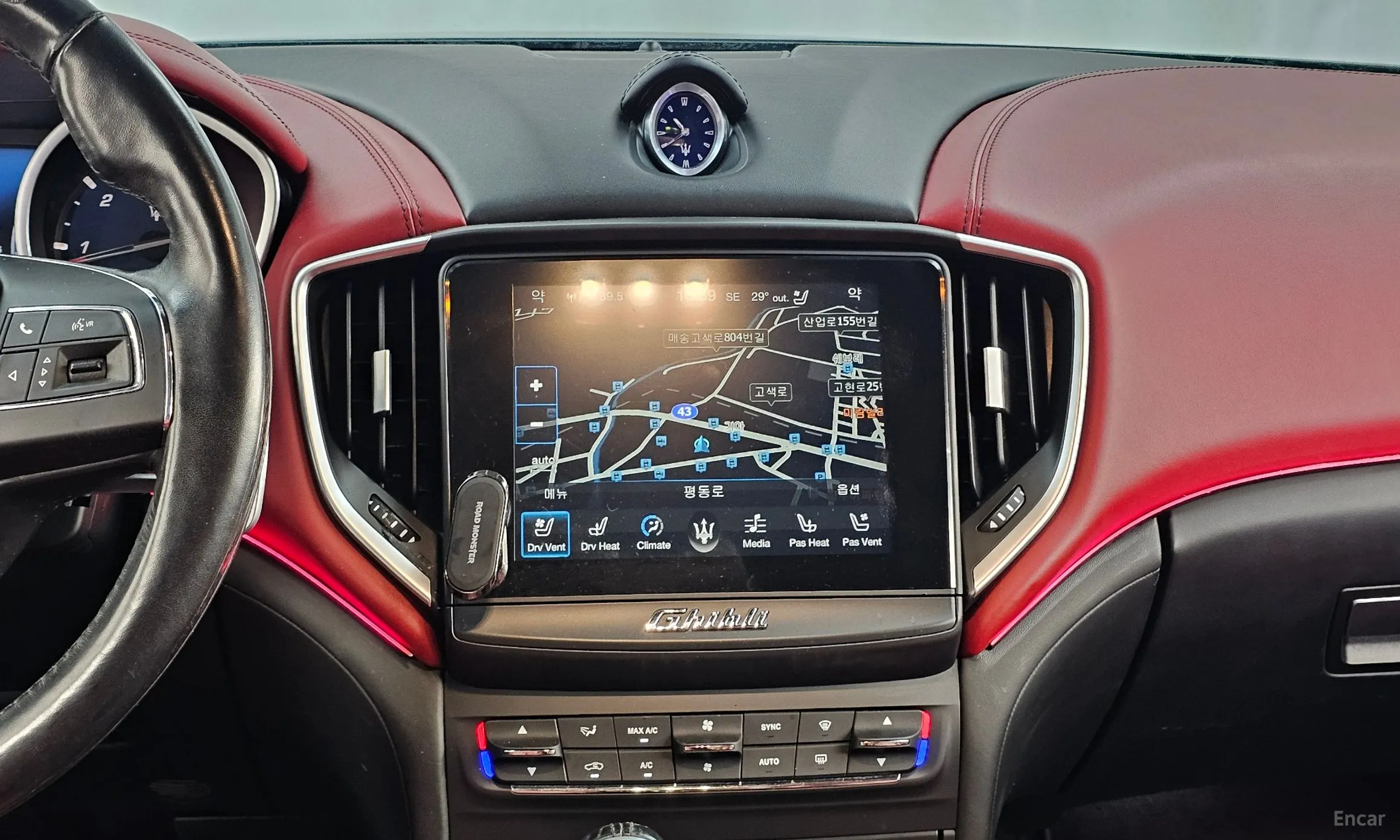 Maserati Ghibli превью 12