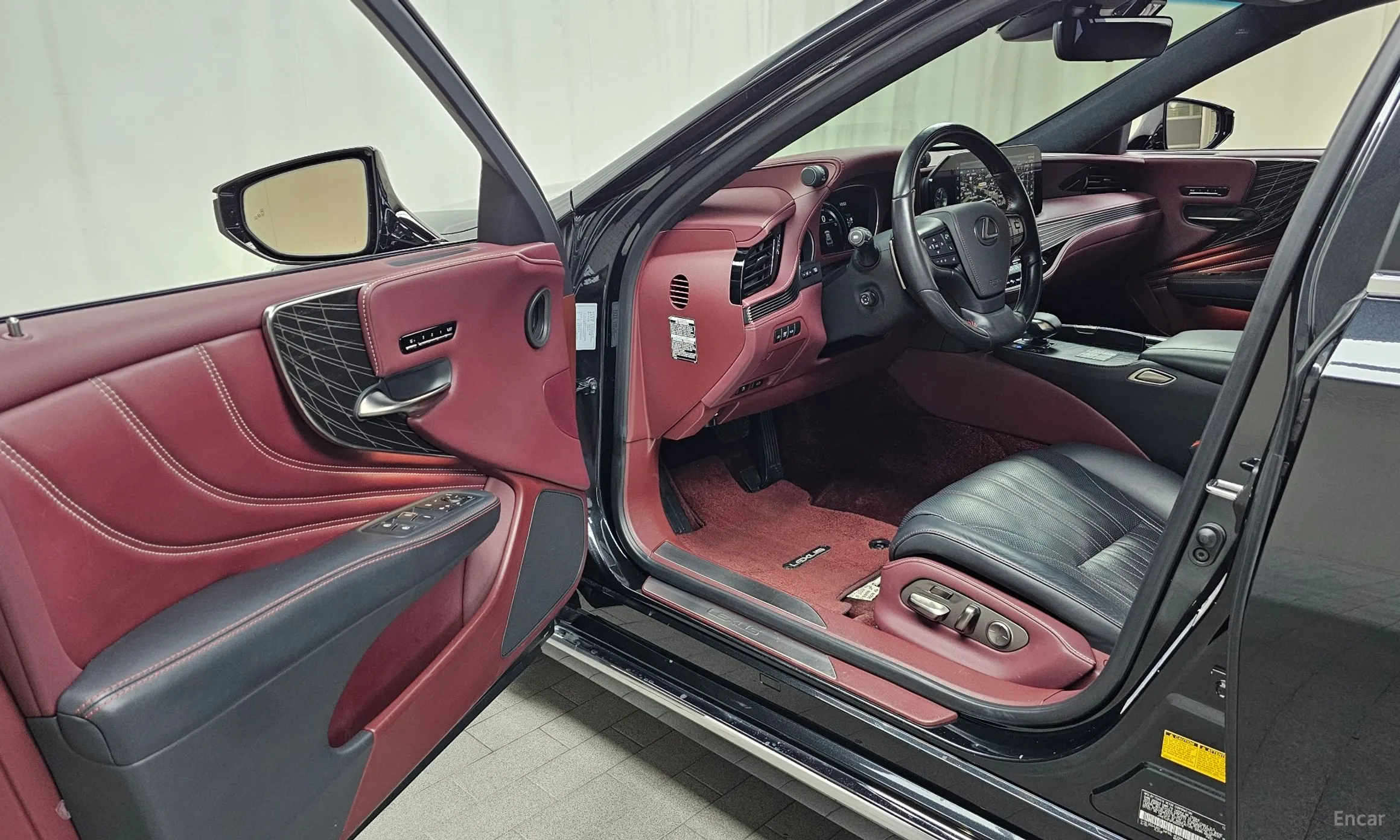 Lexus LS500h Gen 5 превью 10