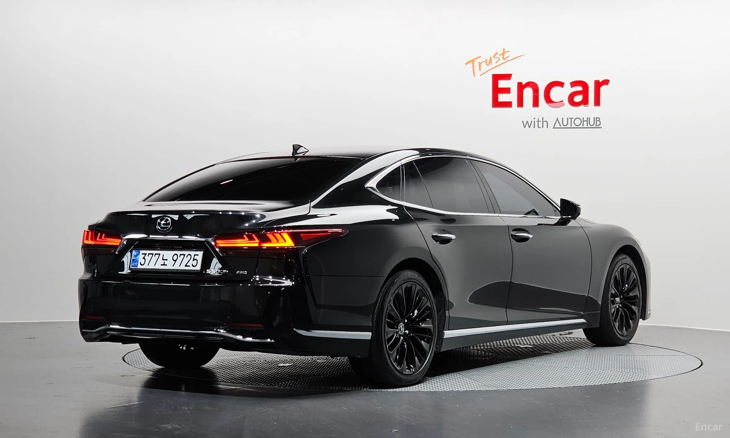 Lexus LS500h Gen 5