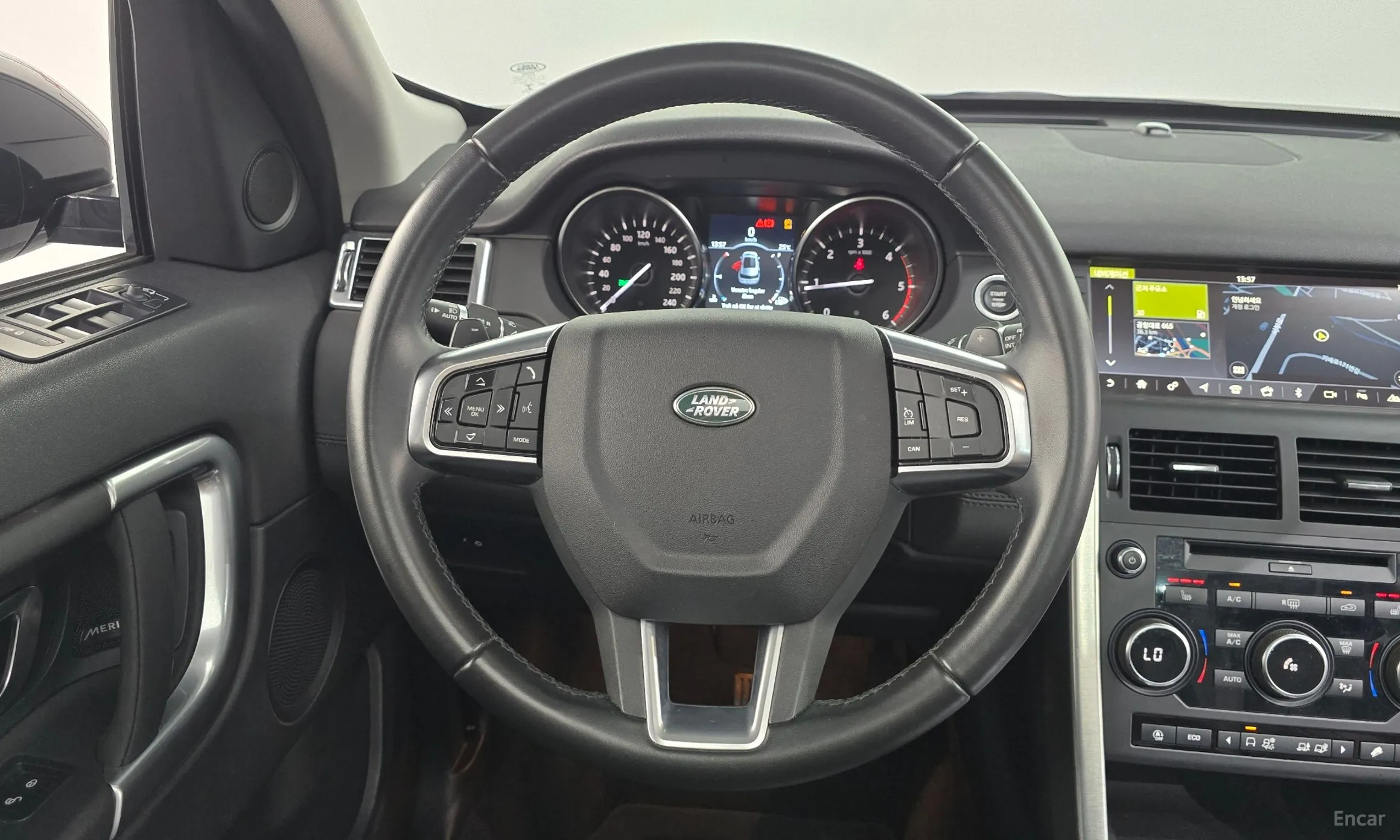 Land Rover Discovery Sports превью 14