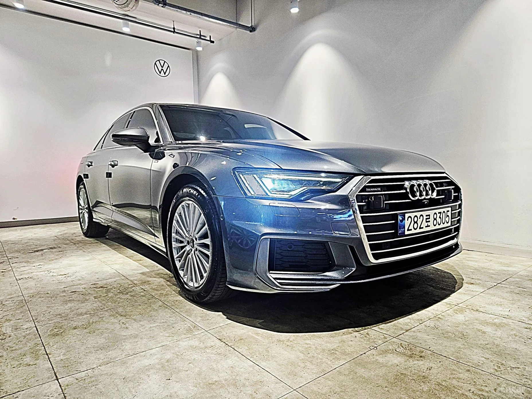 Audi A6 (C8)