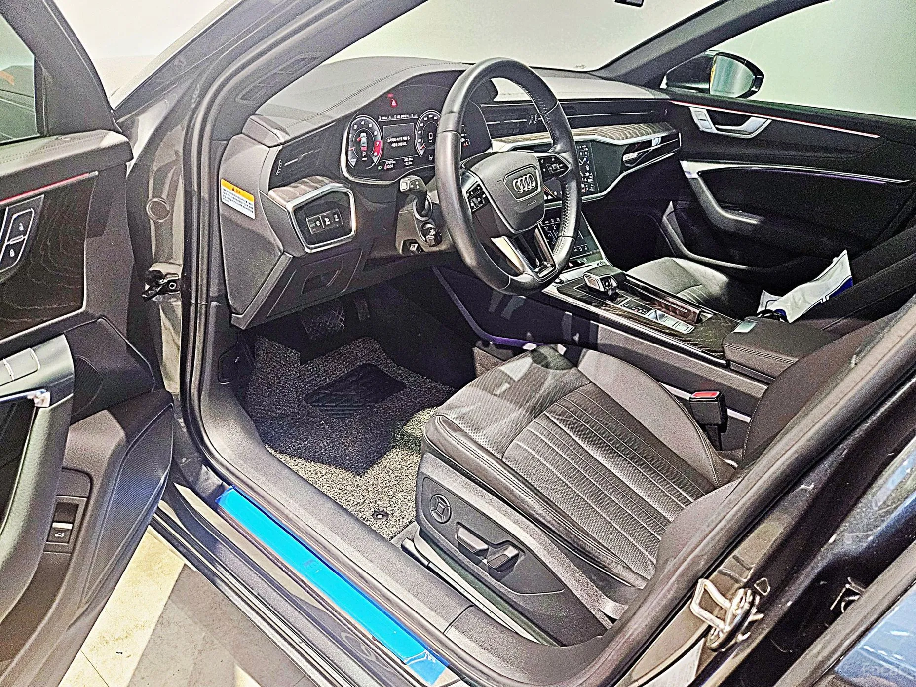 Audi A6 (C8) превью 11