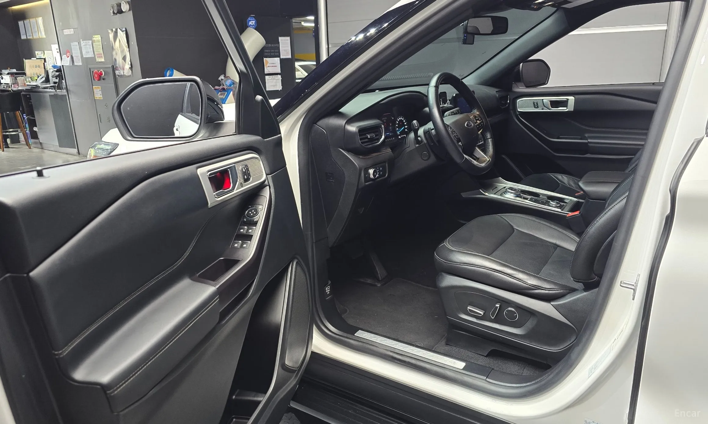 Ford Explorer 6th Generation превью 10