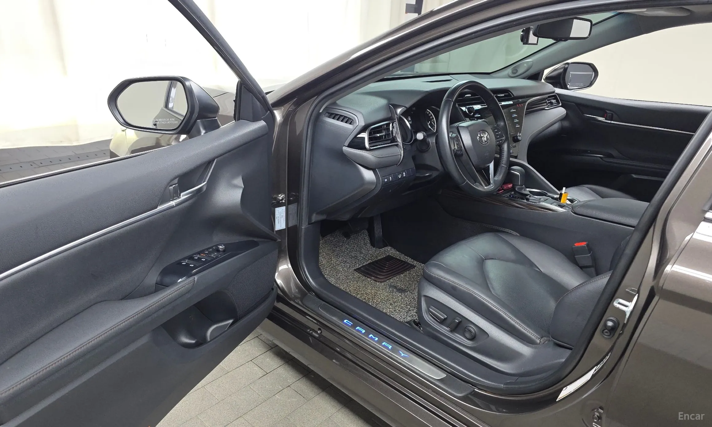 Toyota Camry (XV70) превью 10