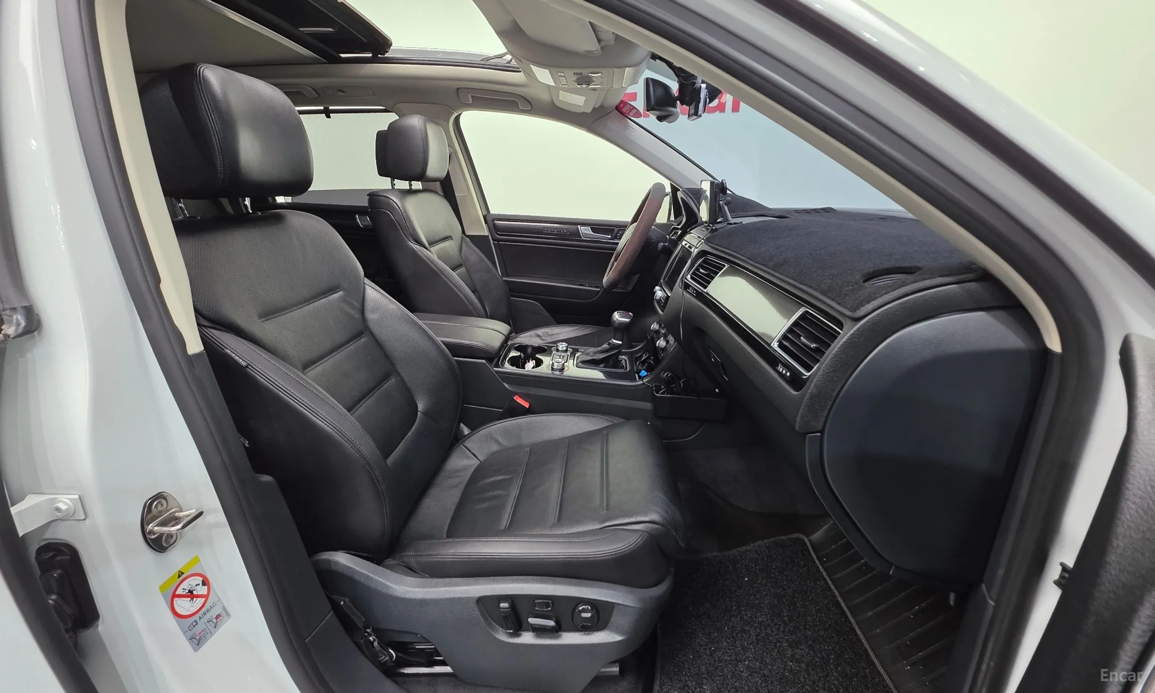 Volkswagen New Touareg превью 10