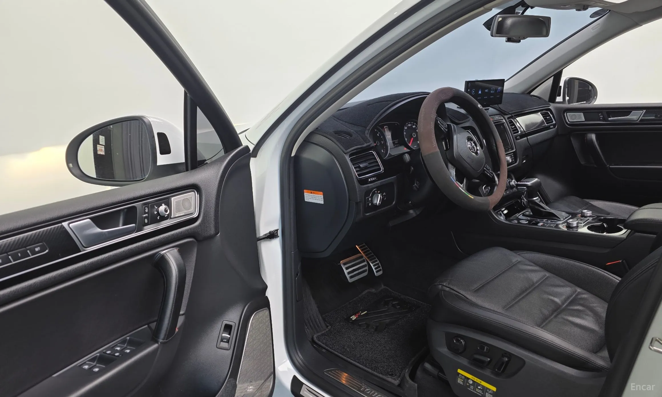 Volkswagen New Touareg превью 12