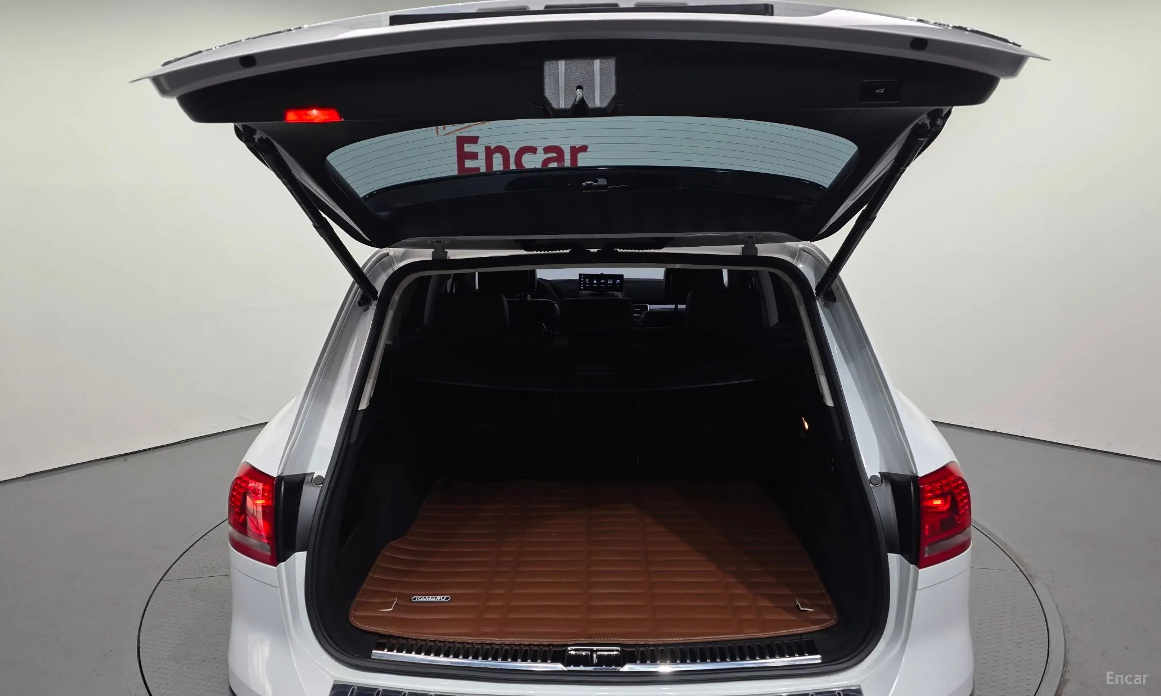 Volkswagen New Touareg превью 20