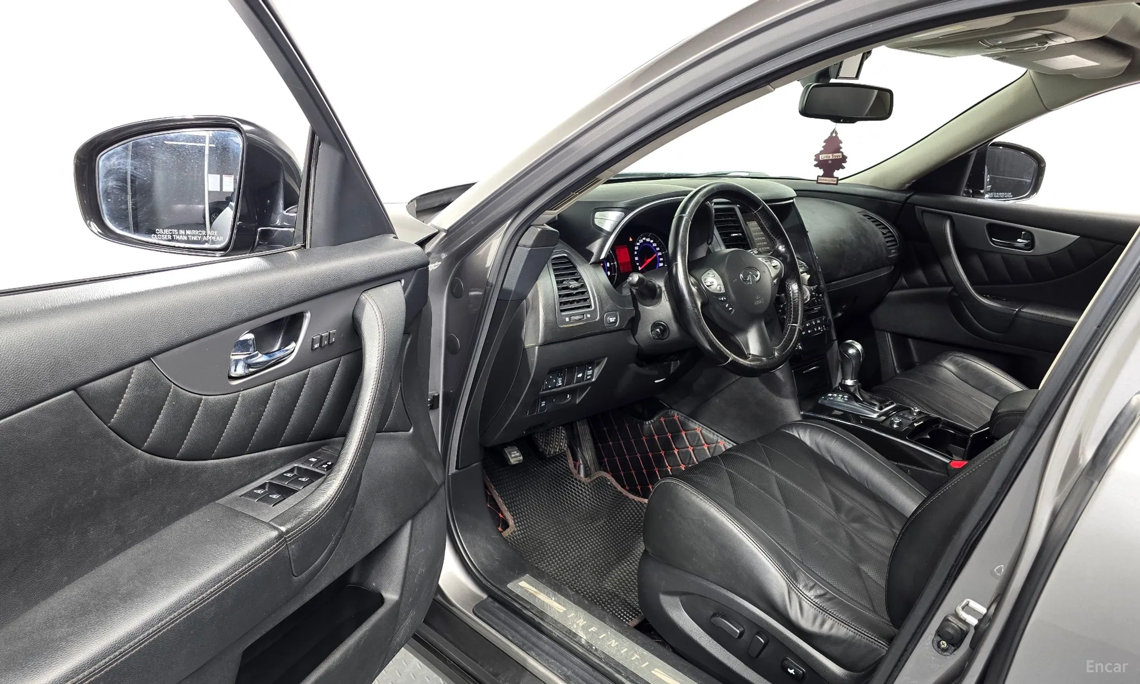 Infiniti FX35 превью 10