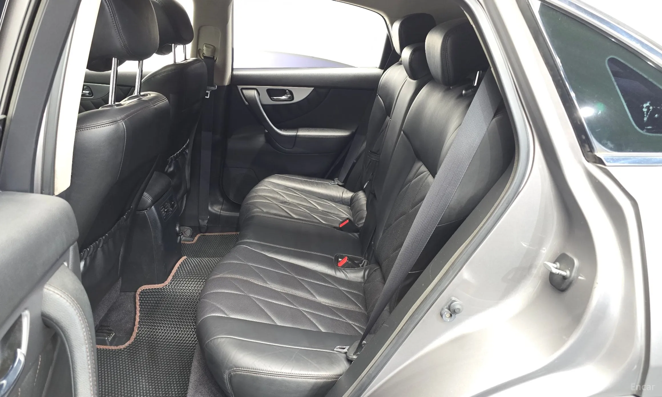 Infiniti FX35 превью 11