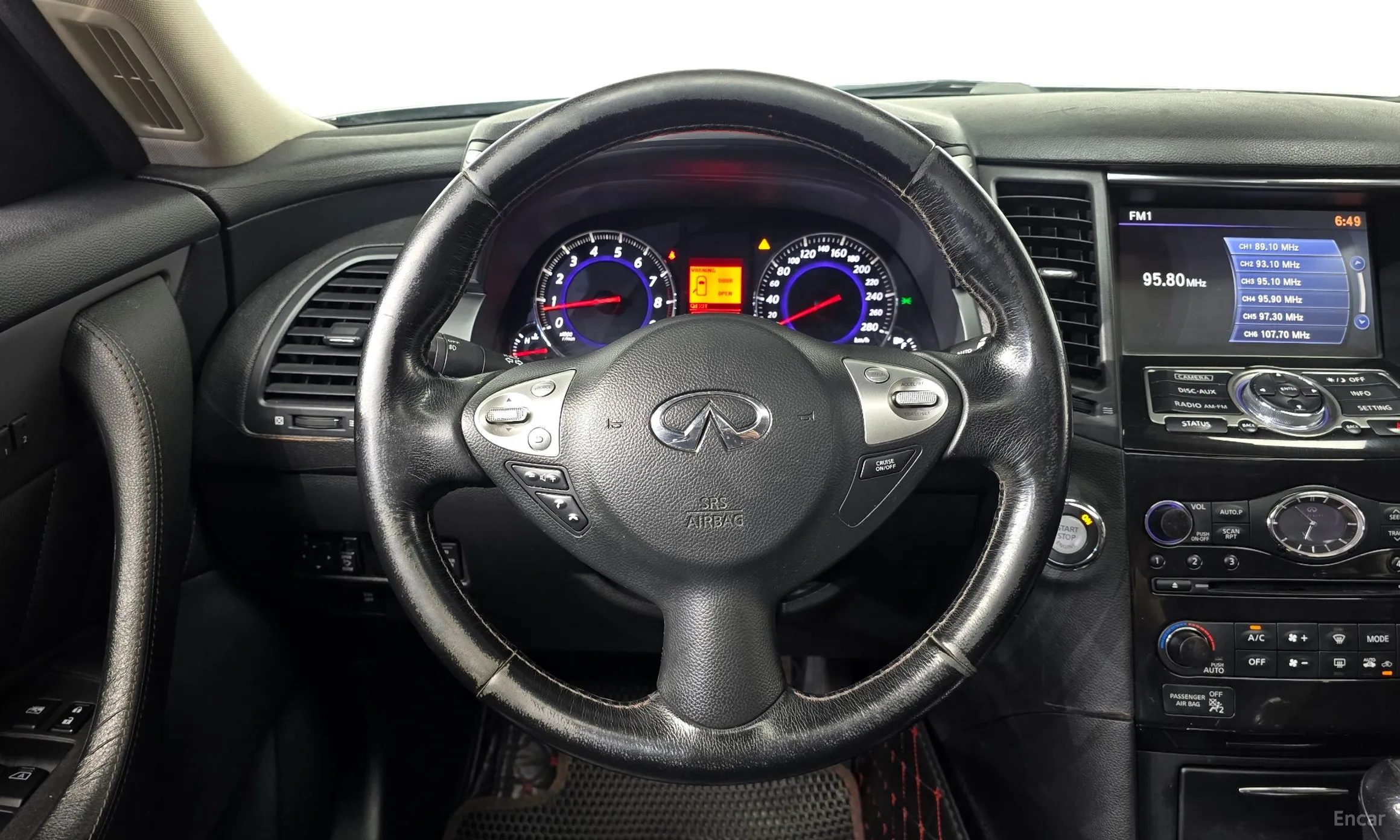 Infiniti FX35 превью 12