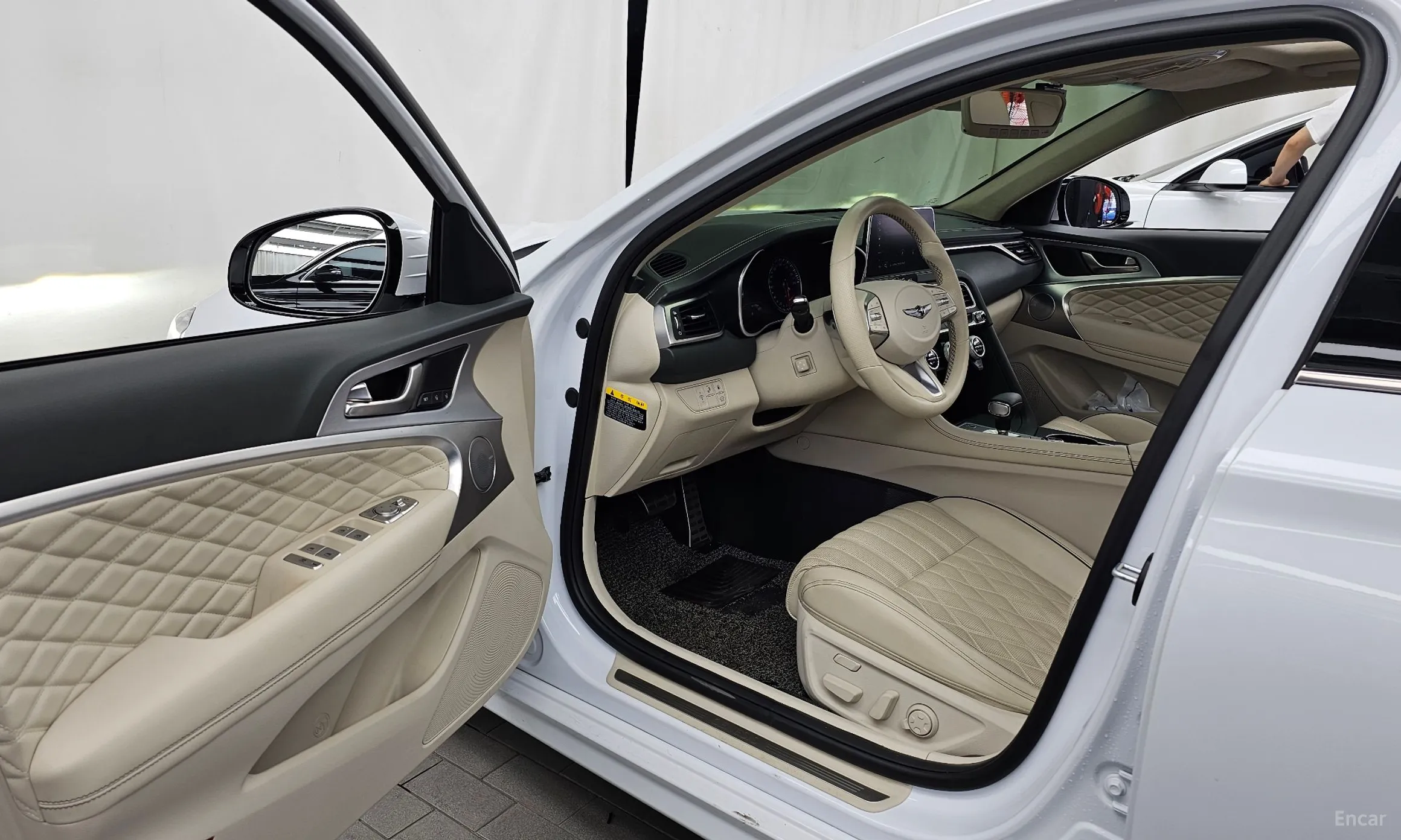 Genesis G70 превью 10