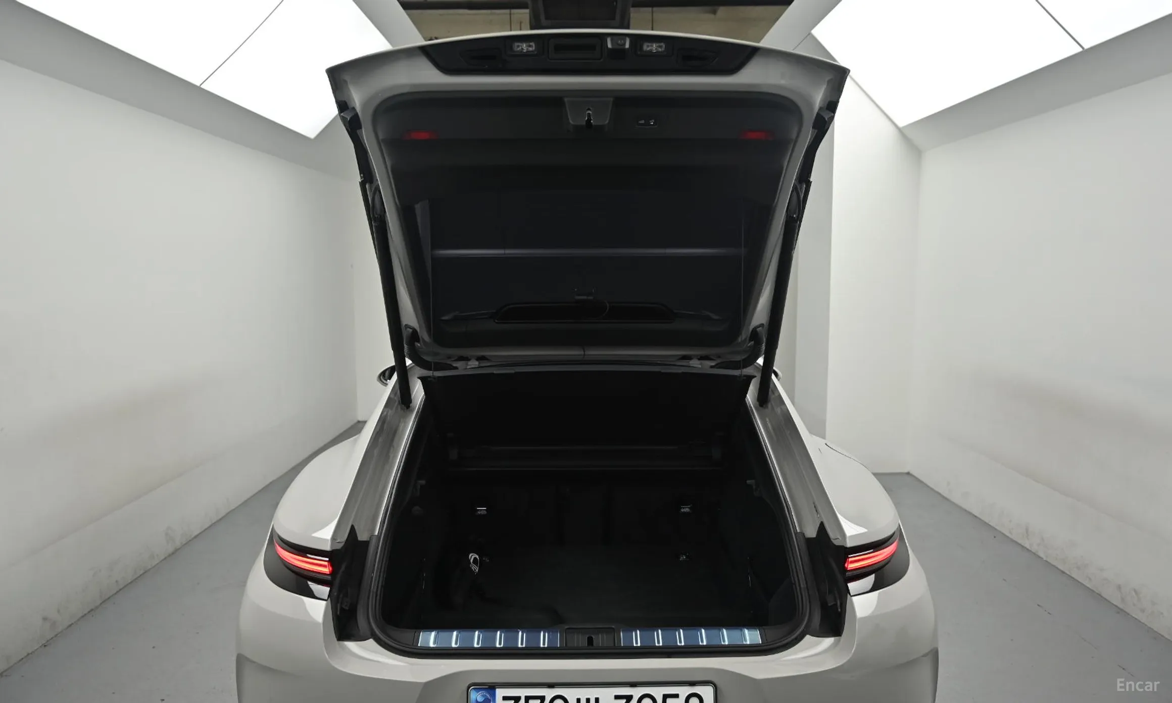 Porsche Panamera (976) превью 20