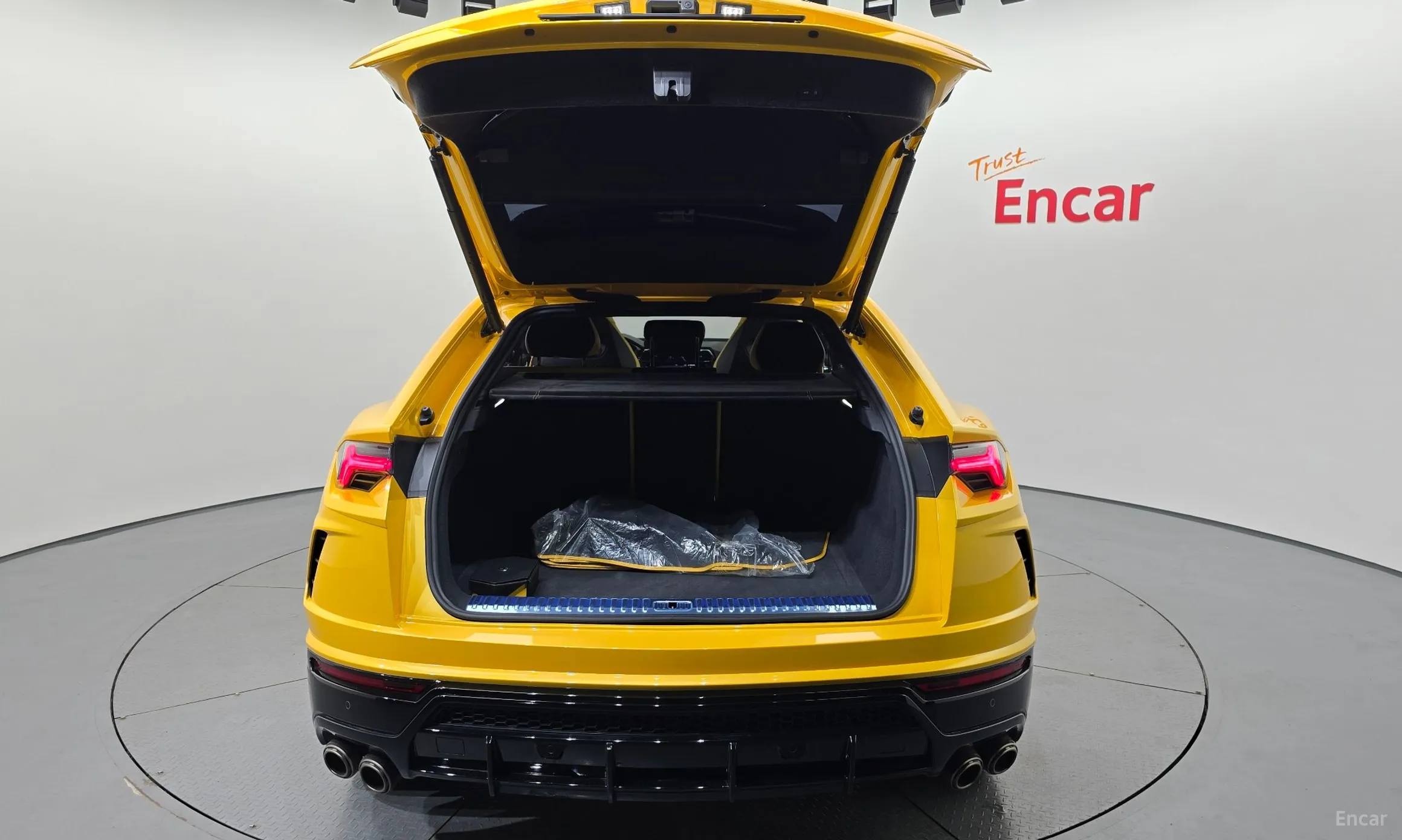 Lamborghini Urus превью 18