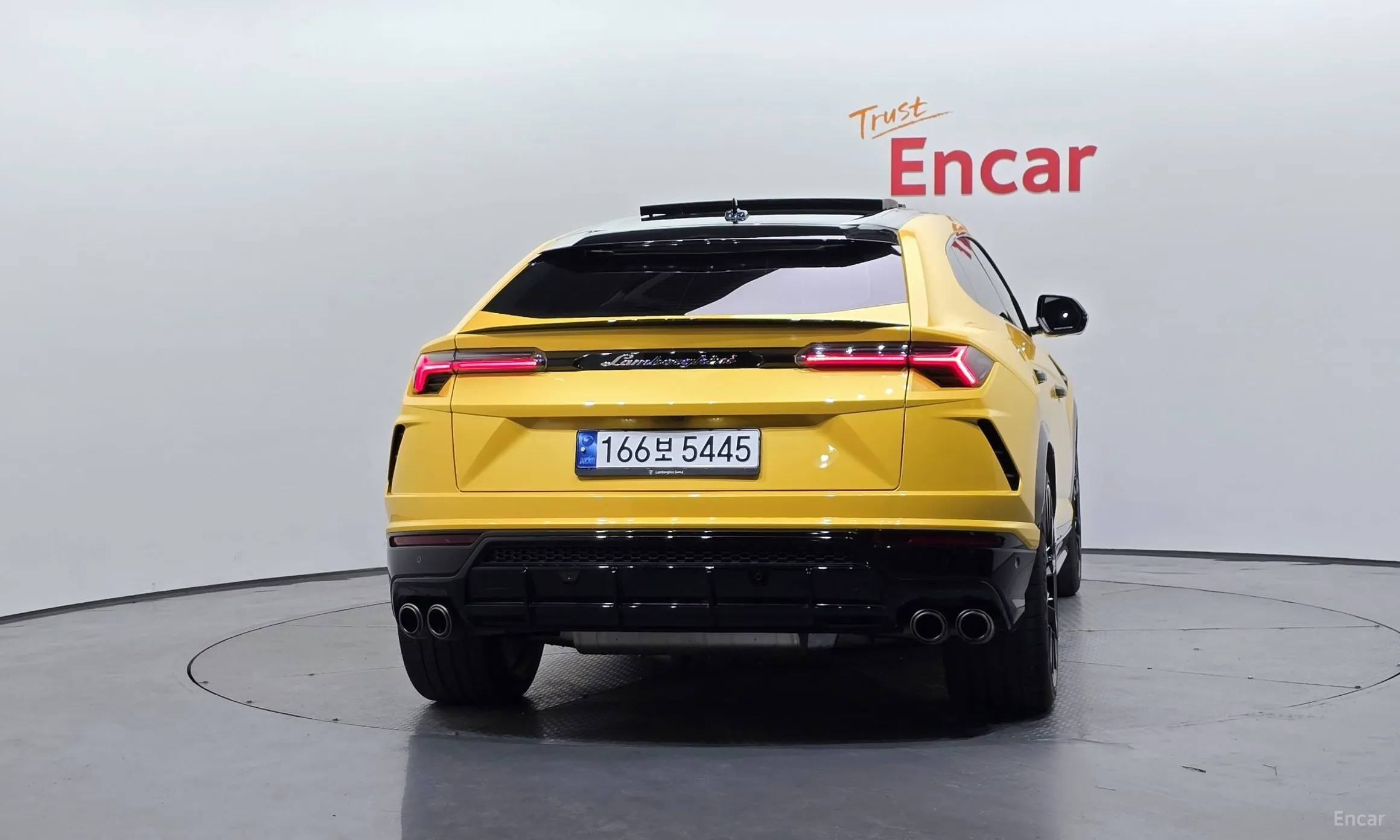 Lamborghini Urus превью 4