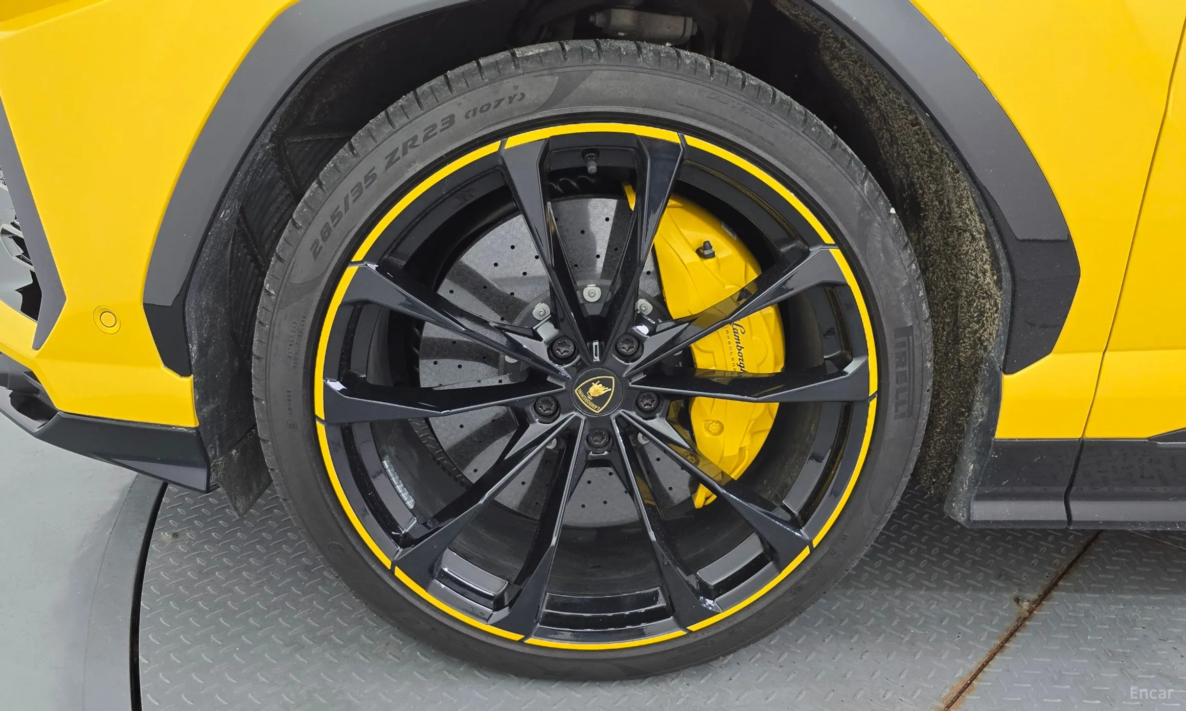 Lamborghini Urus превью 5