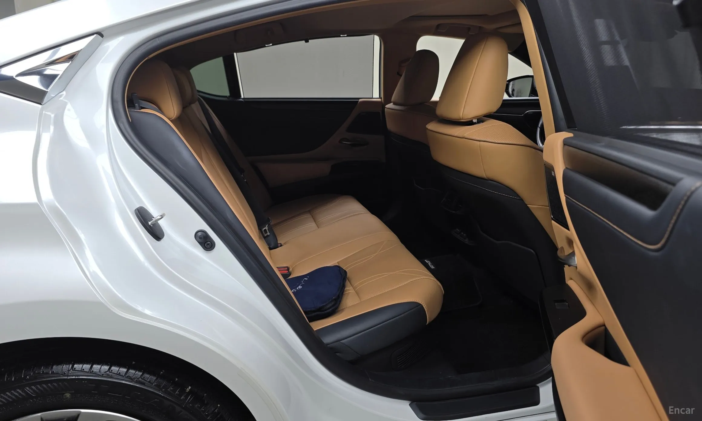 Lexus ES300h 7th Generation превью 11
