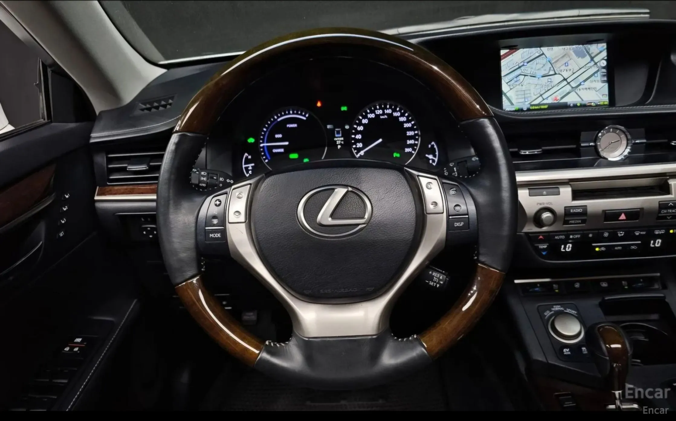 Lexus New ES300h превью 13