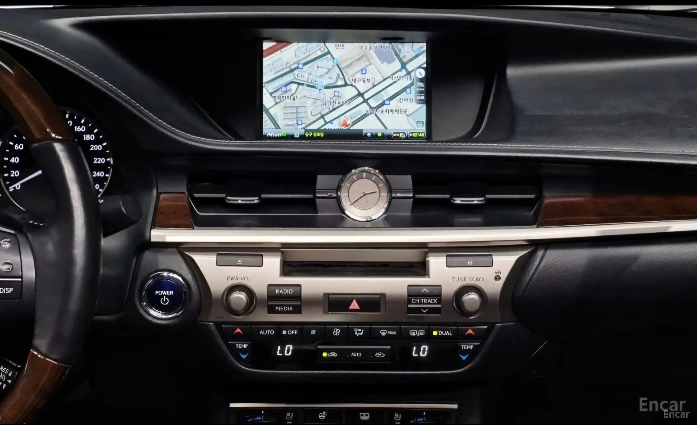 Lexus New ES300h превью 14