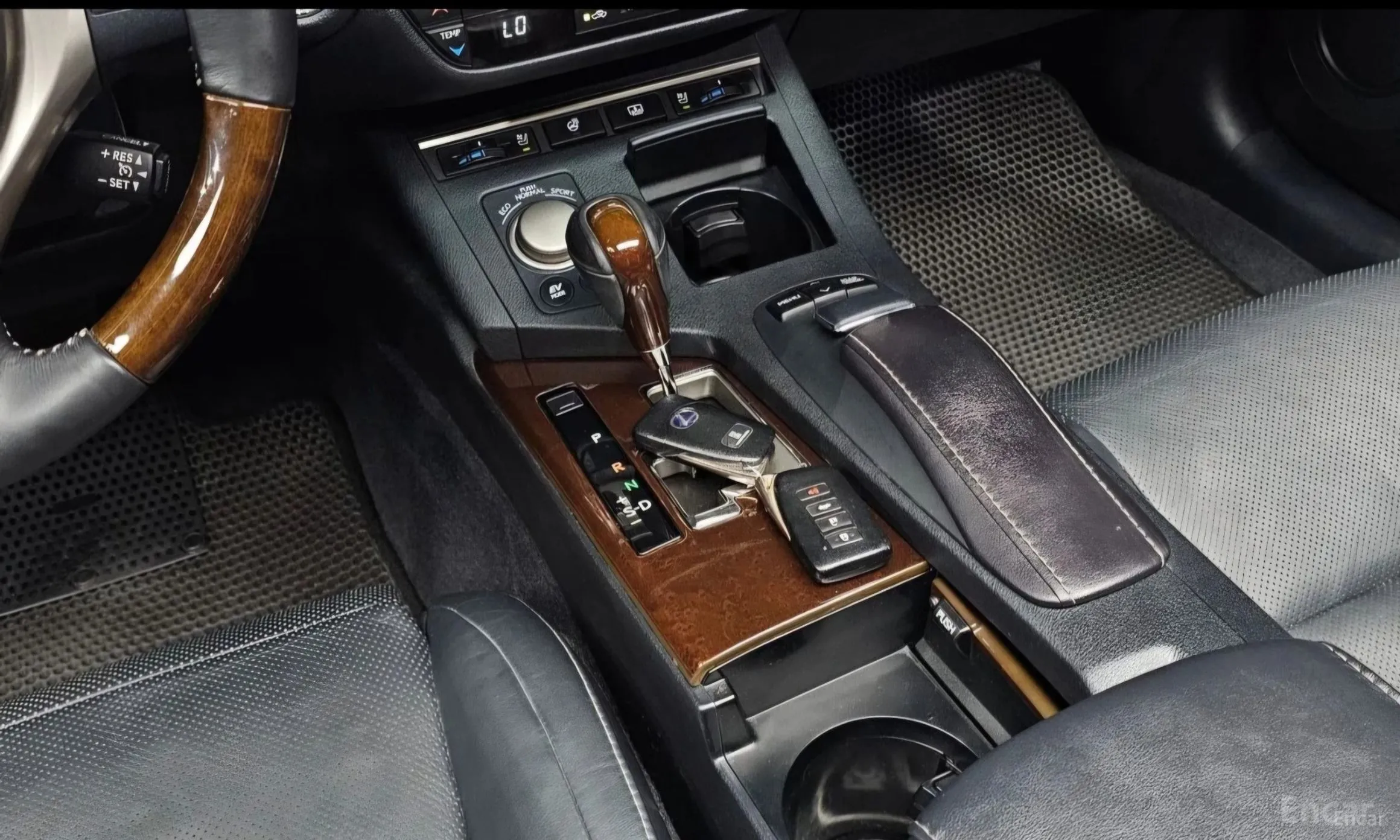 Lexus New ES300h превью 8