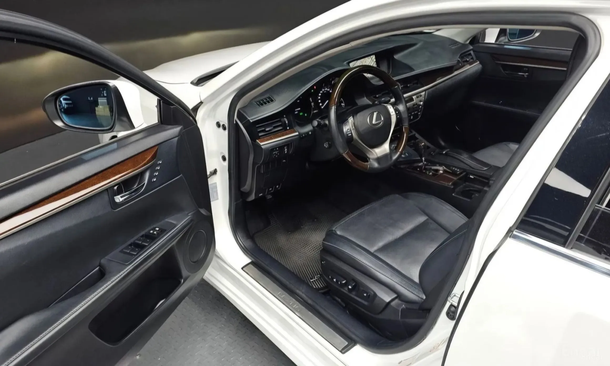 Lexus New ES300h превью 9