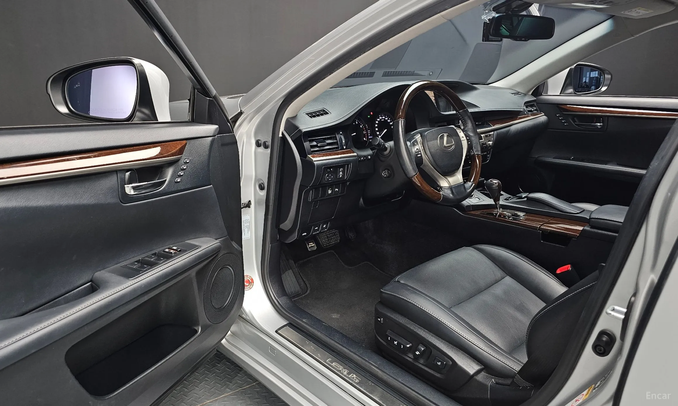 Lexus New ES350 превью 11