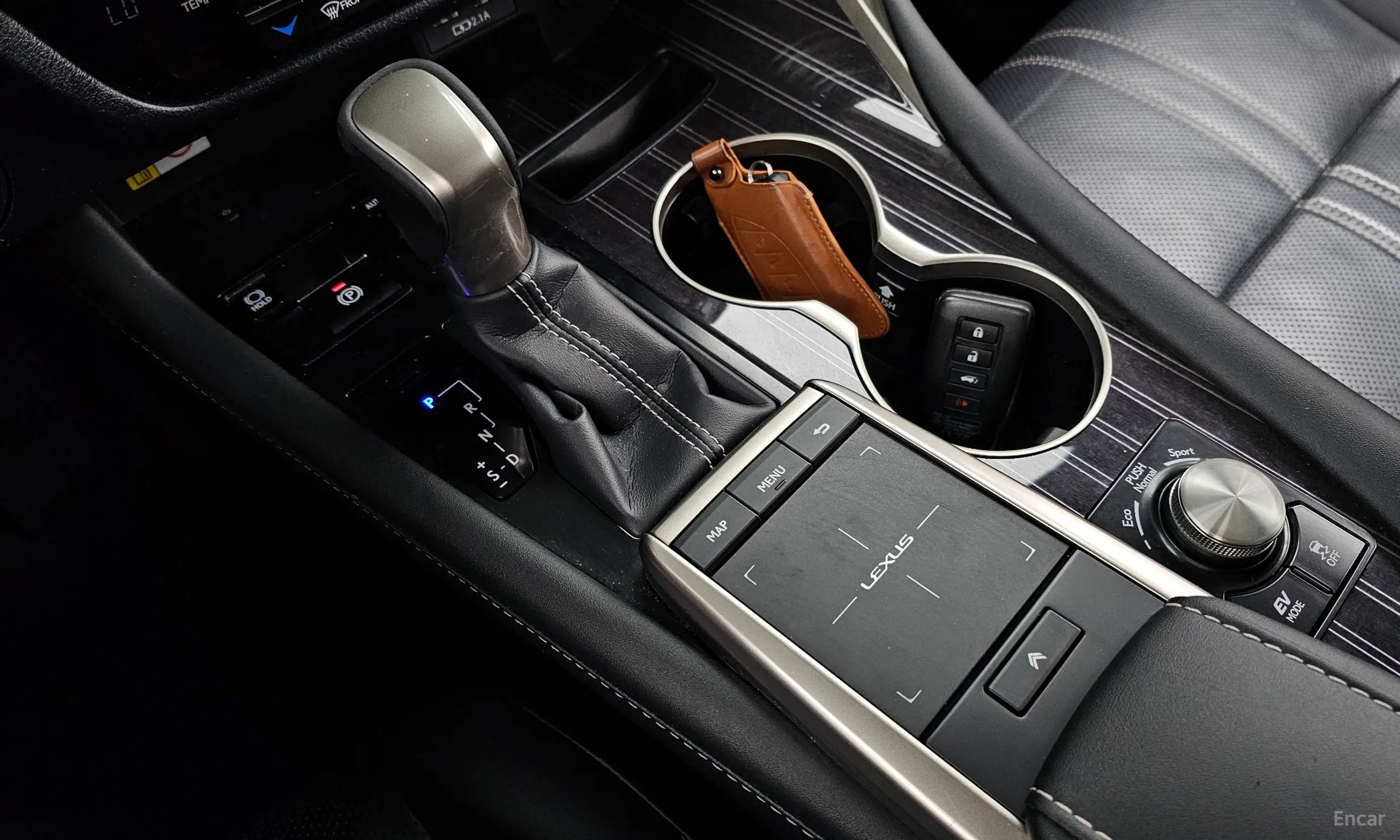 Lexus RX450hL 4th Generation превью 9