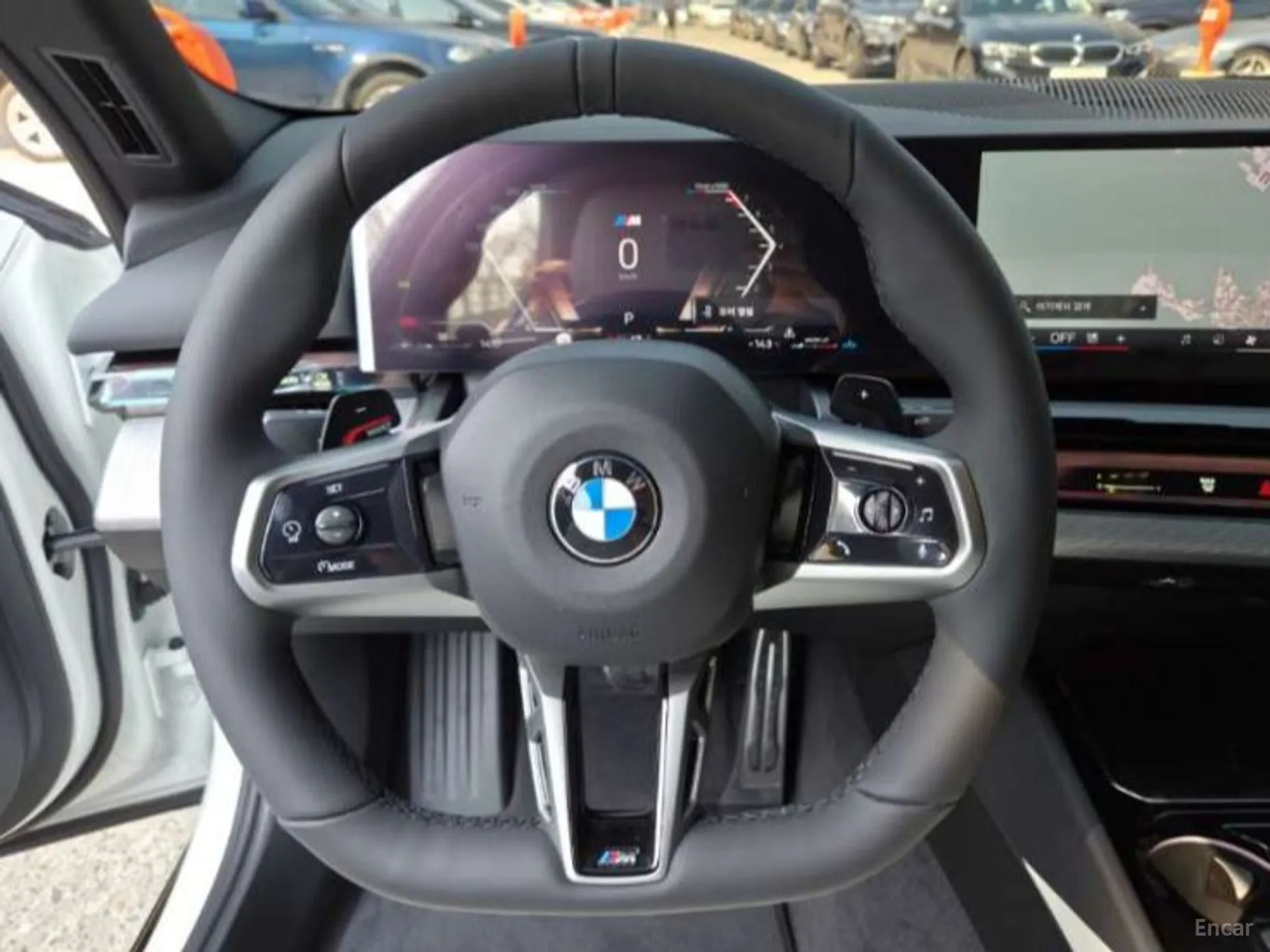 BMW 5 Series (G60) превью 12