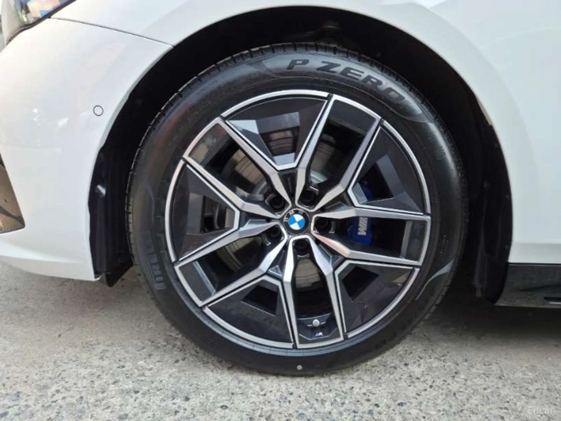 BMW 5 Series (G60) превью 5