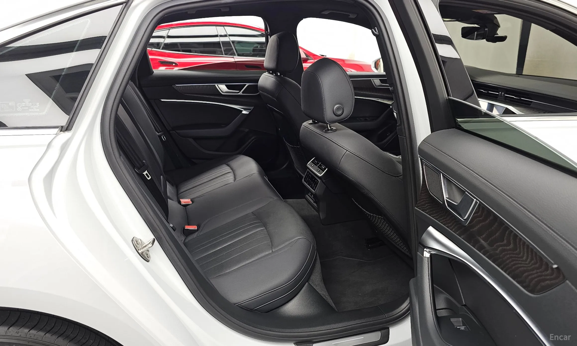 Audi A6 (C8) превью 12
