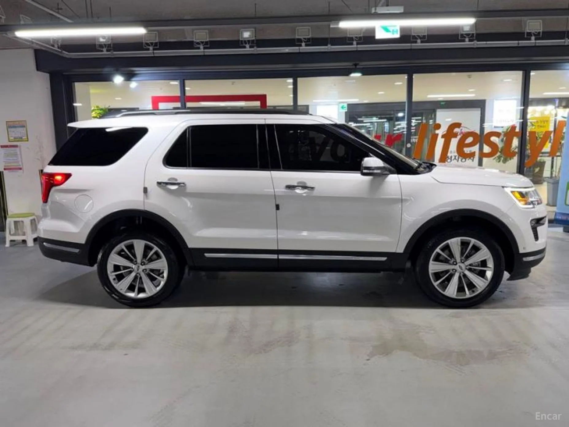 Ford Explorer превью 3