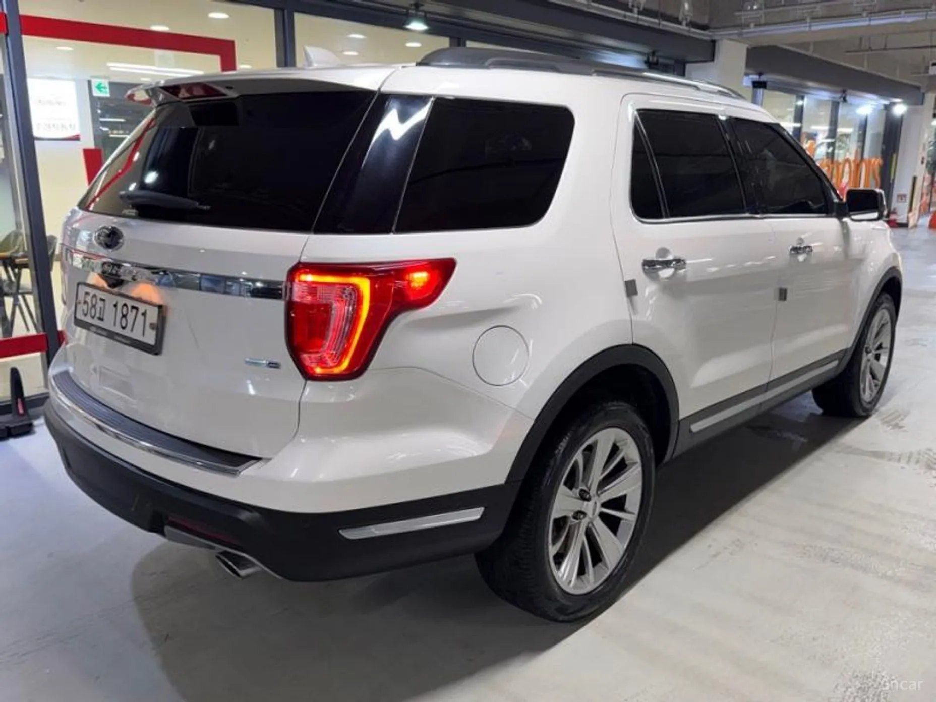 Ford Explorer превью 4