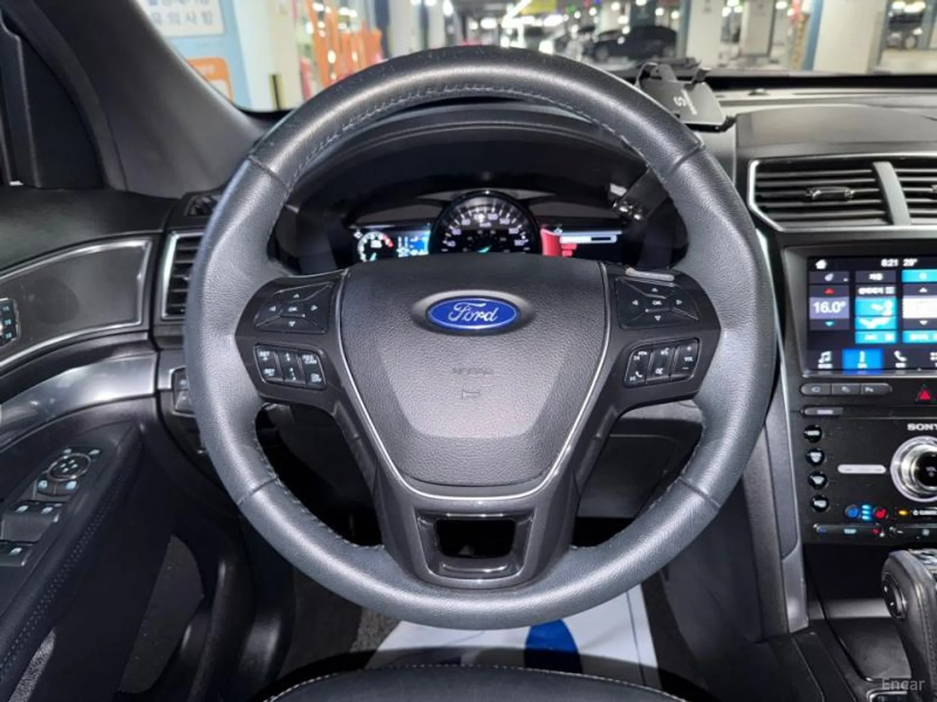 Ford Explorer превью 8
