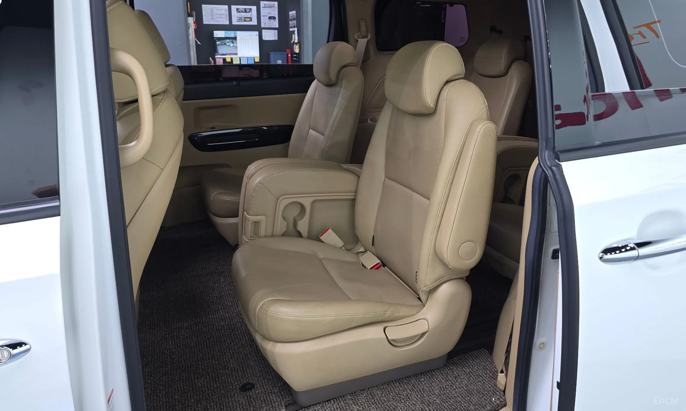Kia Carnival превью 11