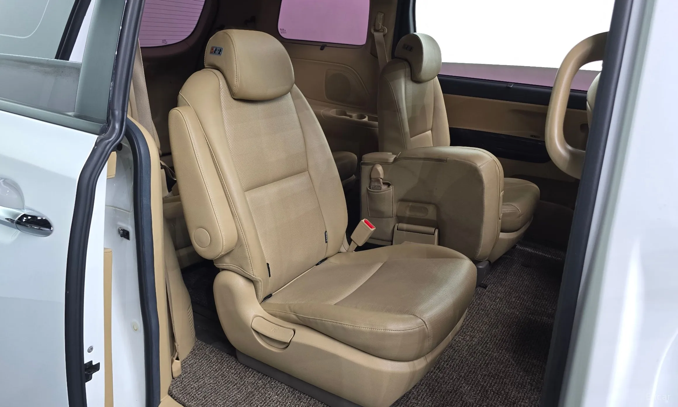 Kia Carnival превью 13