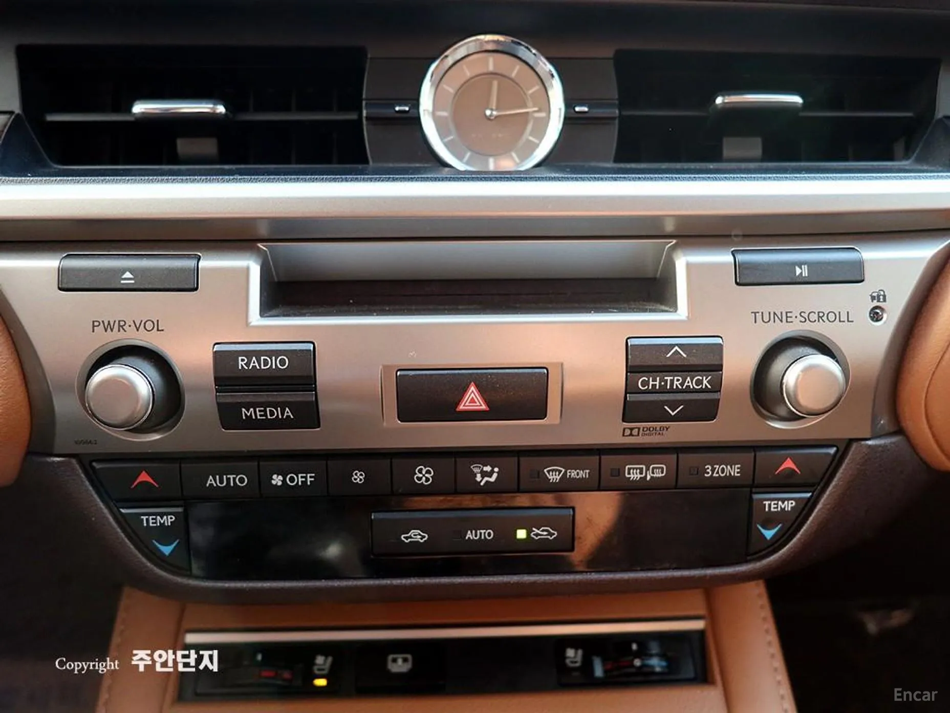 Lexus New ES300h превью 8