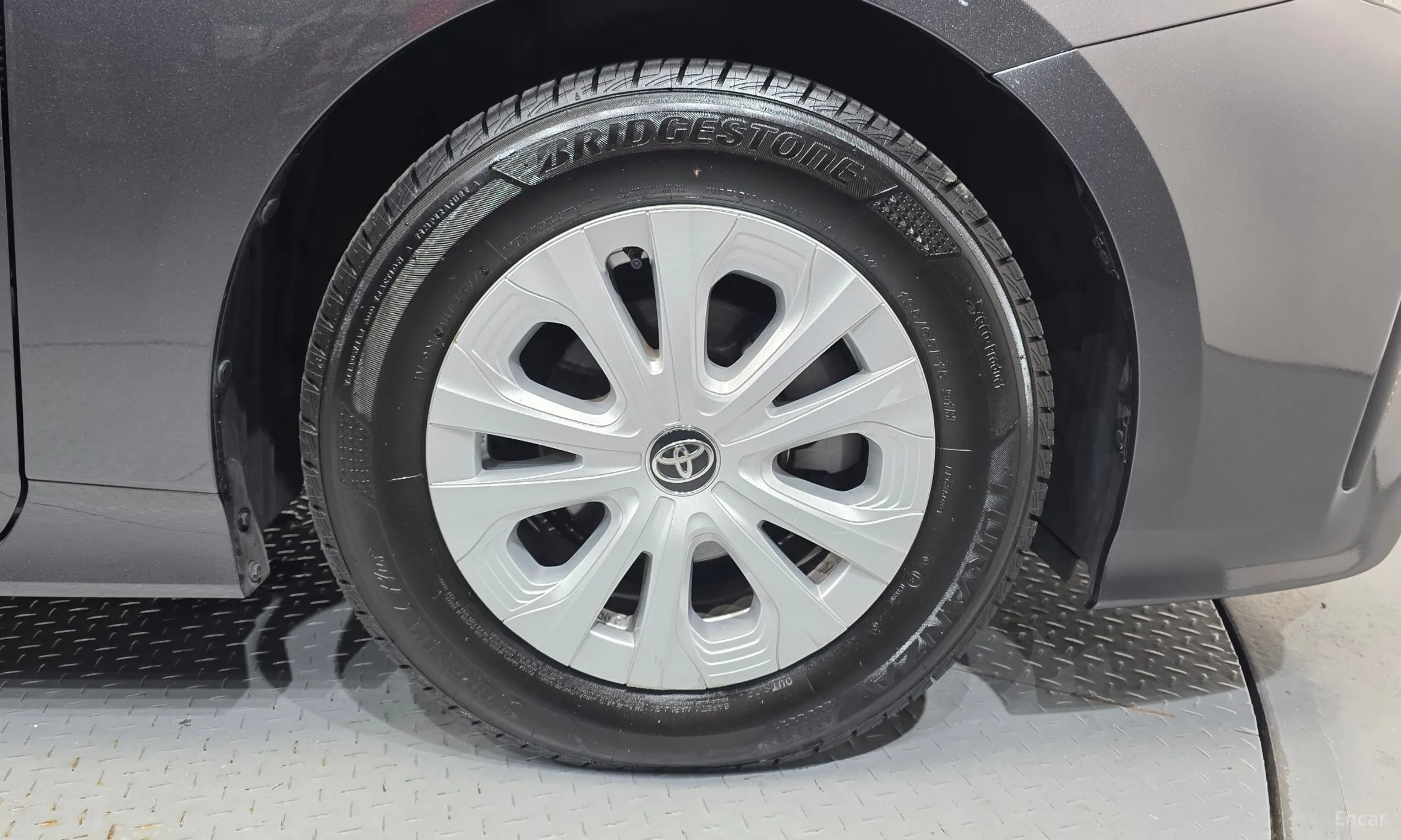 Toyota Prius 4th Generation превью 5