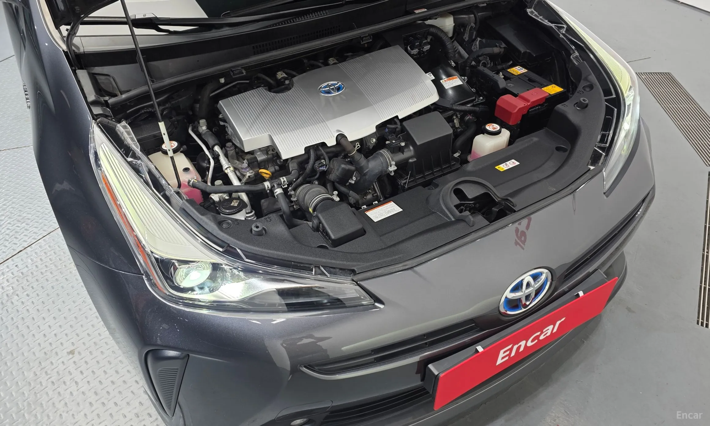 Toyota Prius 4th Generation превью 6