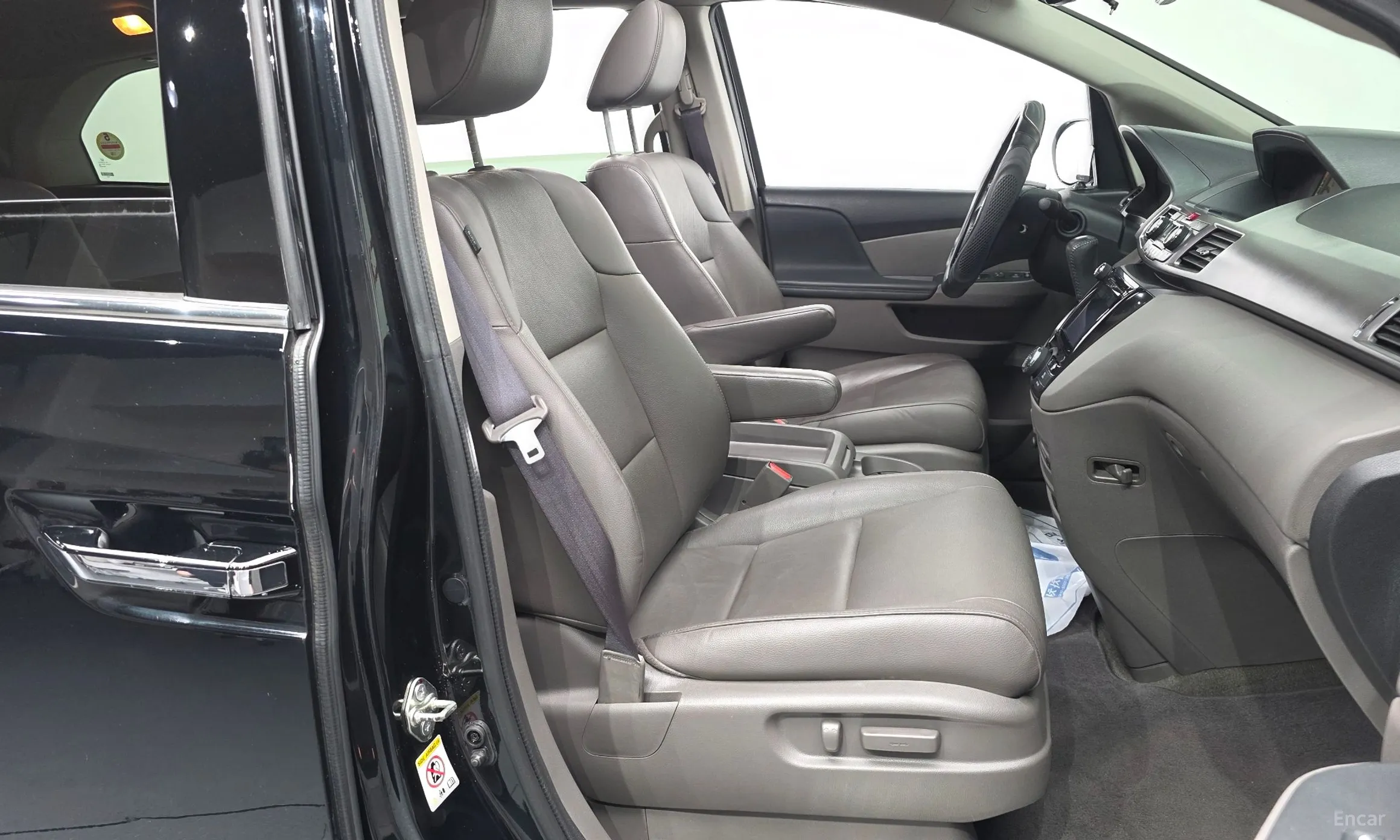 Honda Odyssey превью 11
